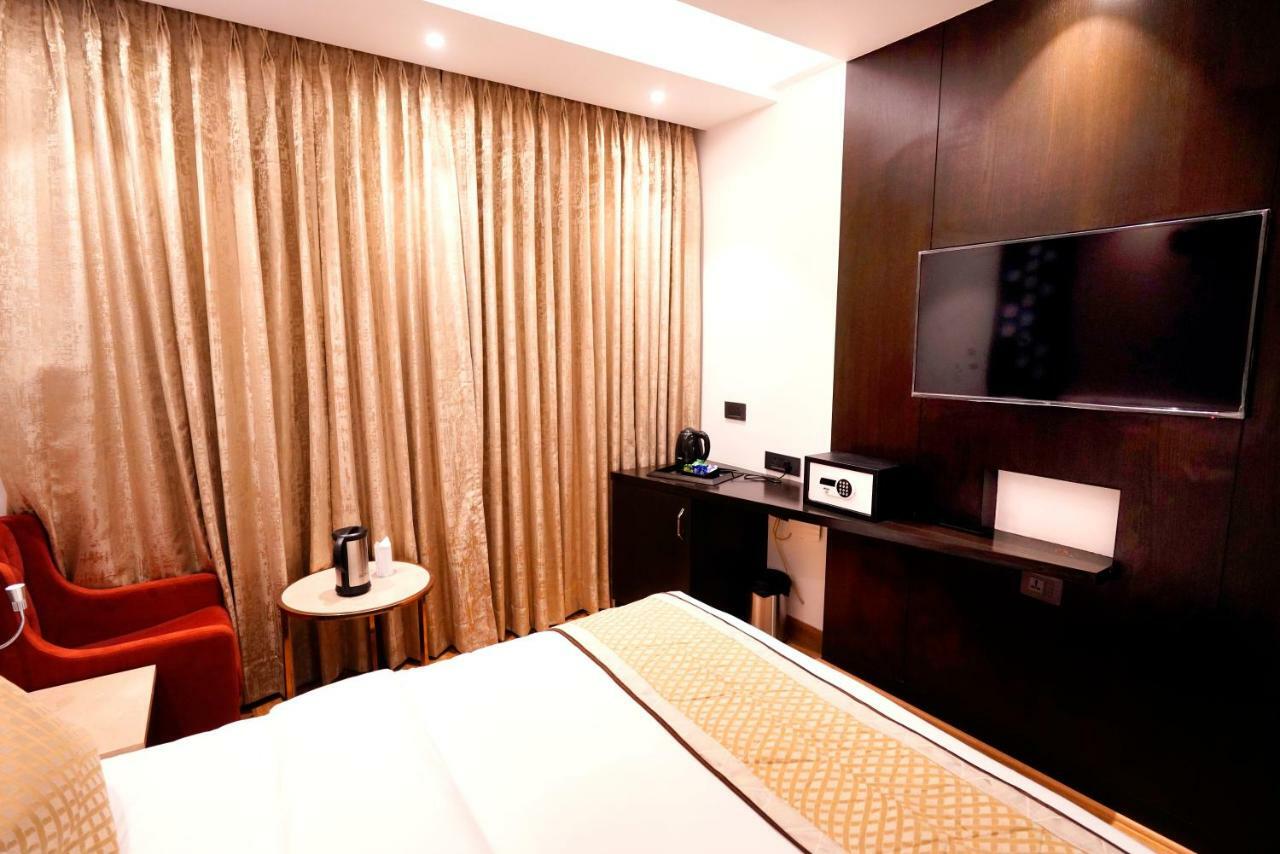 Hotel City Pride With Free Airport Pickup Ню Делхи Екстериор снимка